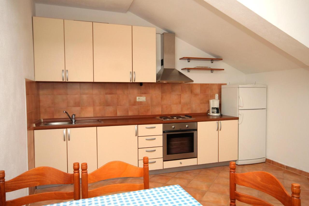 Apartments With A Parking Space Jelsa, Hvar - 8765 Jelsa  Exterior photo