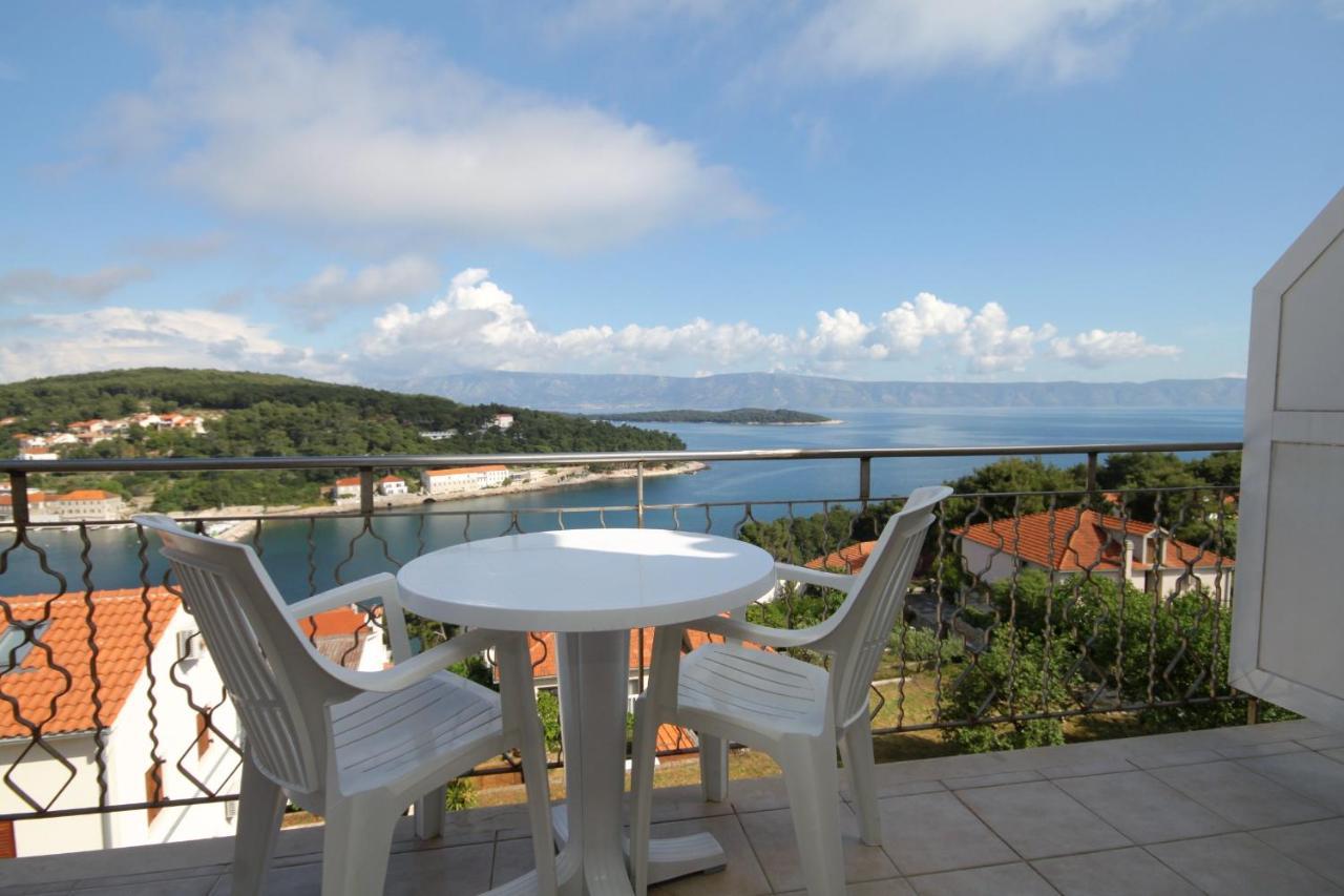 Apartments With A Parking Space Jelsa, Hvar - 8765 Jelsa  Exterior photo