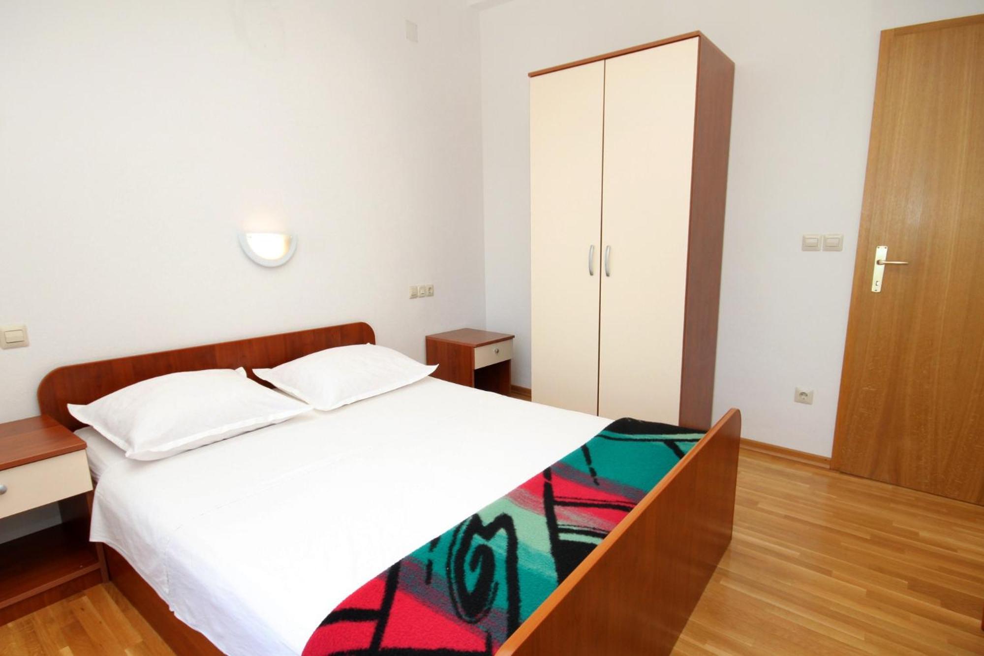 Apartments With A Parking Space Jelsa, Hvar - 8765 Jelsa  Room photo